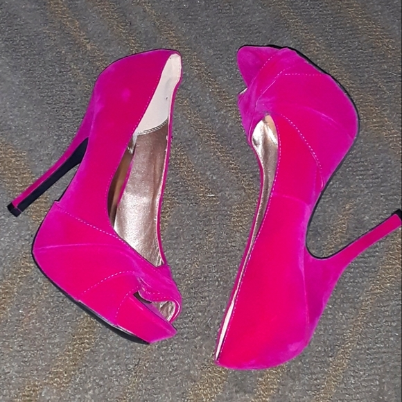 Qupid Shoes - Qupid size 10 6inch suede velvet platform heels brand new not worn Imperfections